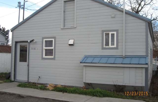 516 1/2 W Entiat Ave - 516 1/2 W Entiat Ave, Kennewick, WA 99336