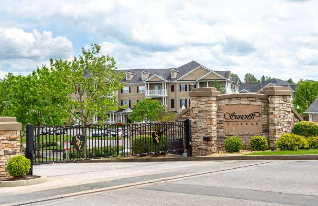 3 bed/3.5 bath townhouse in Suncrest Village - Available 06/02/2027 Gallery 4