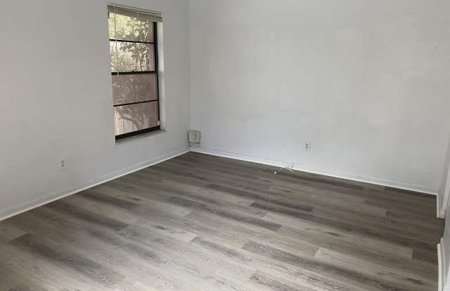 10305 Fernglen Pl Gallery 4