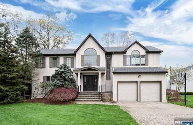 55 Auryansen Court photos photos