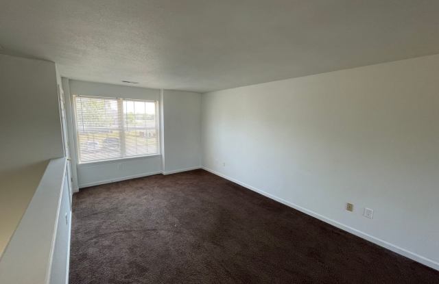 3 Minutes to Honda********** Rent $1249/month*********Peaceful Living Gallery 4