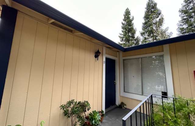 Gorgeous Concord Condo! Gallery 4