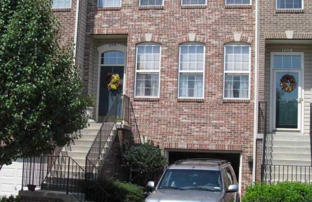 Townhome in Island Creek Subdivision - 7719 Sullivan Circle, Franconia, VA 22315