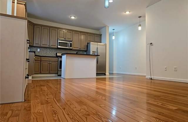 302 Parkville Avenue photos photos