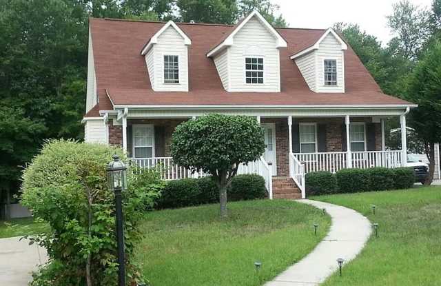 Charming 3-Bedroom Home with Sunroom  Finished Basement – 4072 Clinard - 4072 Clinard Avenue, Winston-Salem, NC 27127