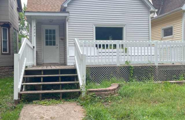 AVAILABLE March 1st! - 1 BED 1 BATH Single Family Home! - 4824 West 6th Street, Duluth, MN 55807