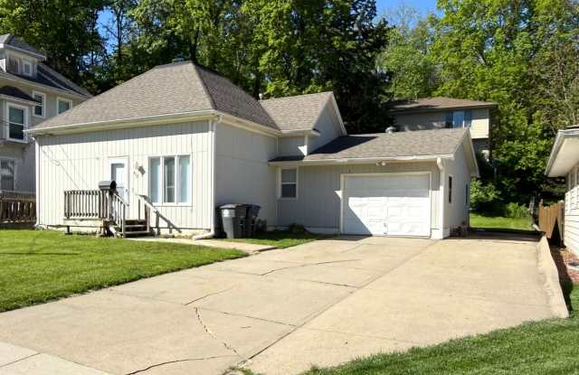 Easy to Maintain 2 Bed Home with Attached Garage photos photos Easy to Maintain 2 Bed Home with Attached Garage photos photos