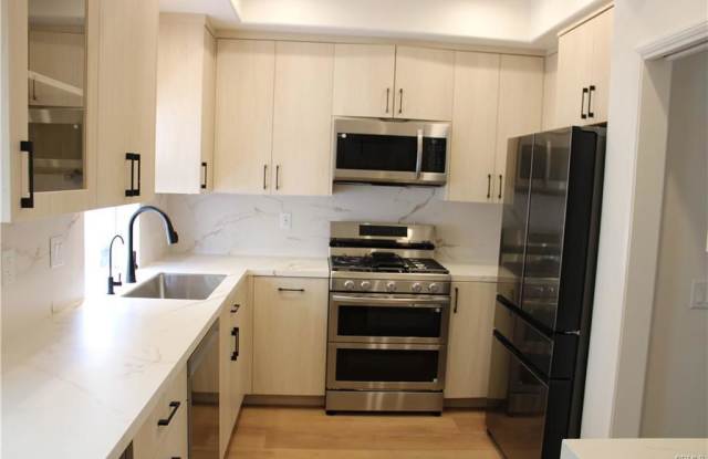 5145 Yarmouth Avenue photos photos