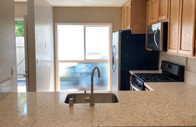 $4700- Mountain View Townhouse-2 bedroom 2.5 bath. - 227 Sierra Vista Avenue, Mountain View, CA 94043