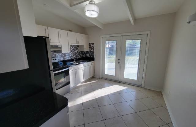 1212 Windermere Way Gallery 4