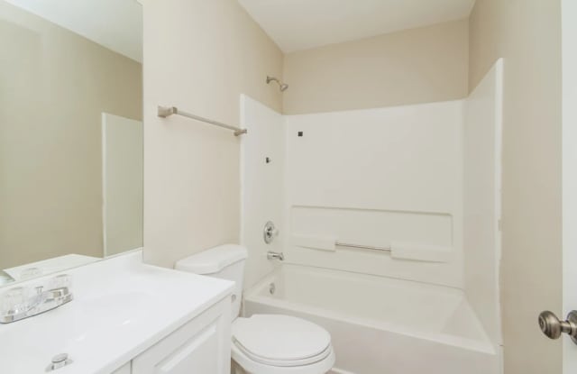 388 Richmond Dr Gallery 1