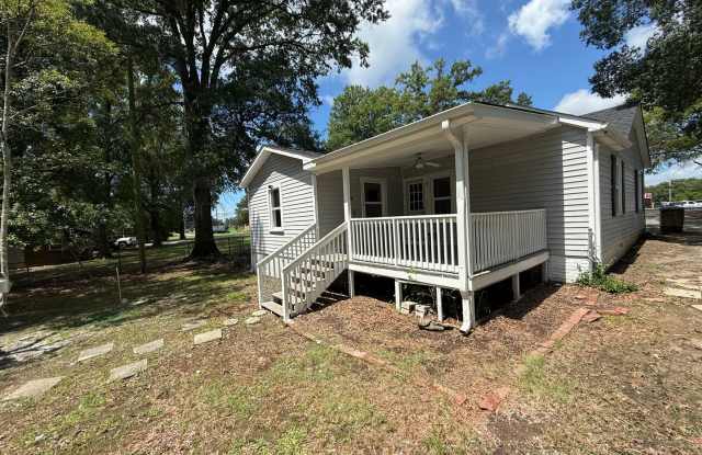 4 Bedroom/2 Bath Home for Rent Gallery 3
