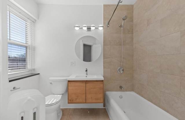 4139 West leland Gallery 2