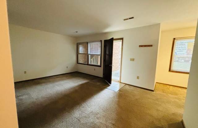 2 Bedroom 1 Bath Condo Gallery 3