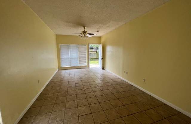 Must see 2 Bedroom Duplex off Brightside Dr. Close to LSU photos photos