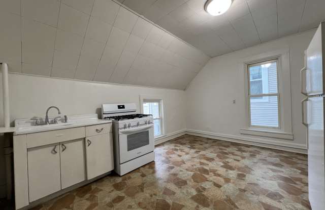 1258 University Avenue - 2 Gallery 4