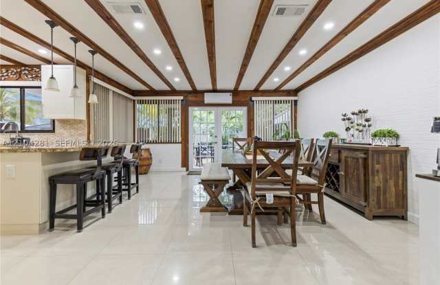 13948 Kendale Lakes Dr Gallery 1