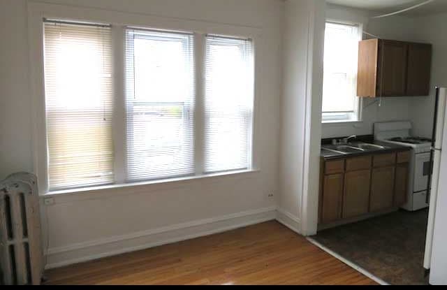 2208 E 68th St - 2208 East 68th Street, Chicago, IL 60649