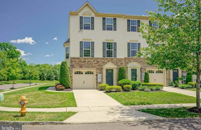 1 VILLAGE GREEN LANE photos photos