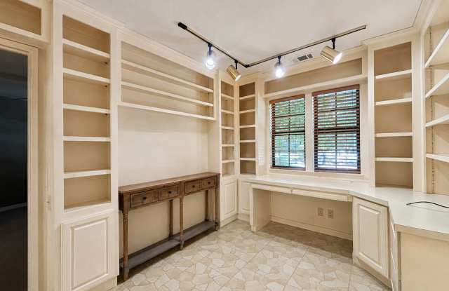Charming 3-bedroom 2-bathroom Home For Rent! Gallery 4