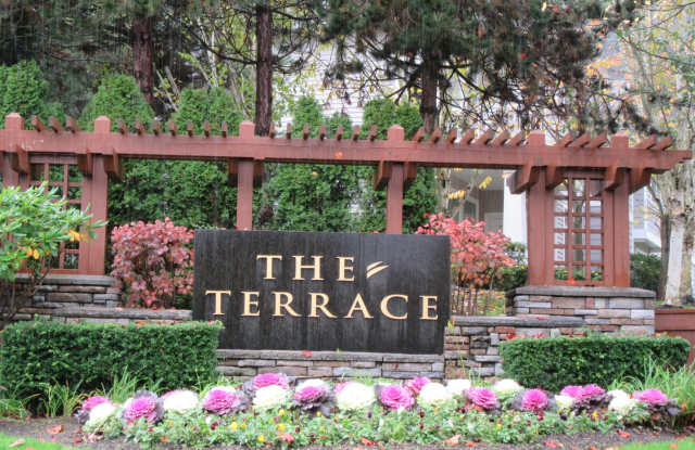 APPLICATION APPROVED- 1 bedroom 1 bath town home on the West Hill of Kent - 22226 42nd Avenue South, Kent, WA 98032