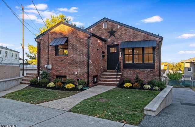218 Corabelle Ave photos photos