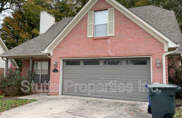 116 Twin Oaks Ct. - 116 Twin Oaks Court, Florence, AL 35630