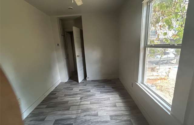 218 8th Street Gallery 2