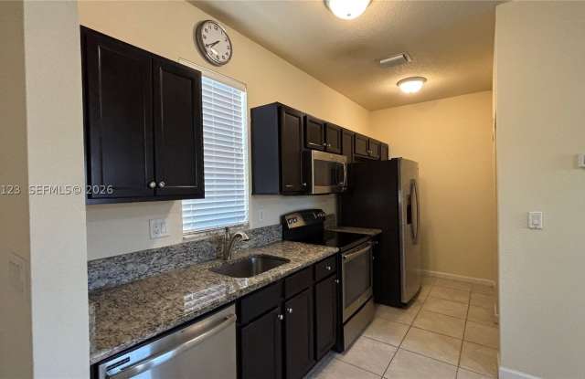 17170 SW 93rd St photos photos