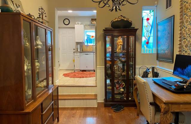 1016 CHRISTIAN STREET Gallery 4