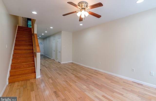 2136 SEARS STREET Gallery 2