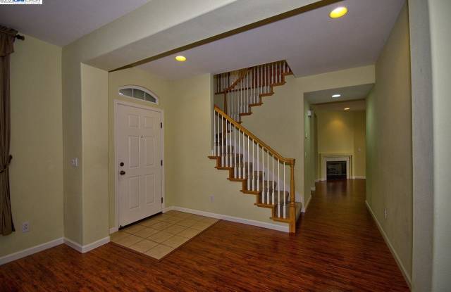 4026 Cragford Pl Gallery 2