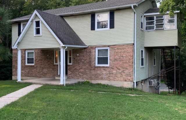 1357 WEST PULASKI HIGHWAY photos photos