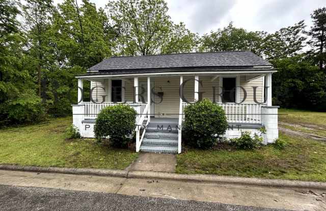 Homes for rent in Henderson NC - 908 David Street - Schedule Showing Online at www.rentnc.net photos photos