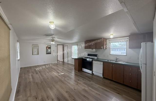 528 1/2 Elm Dr Gallery 3