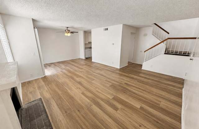 Ralston Village Townhome- Great Amenities! Gallery 4