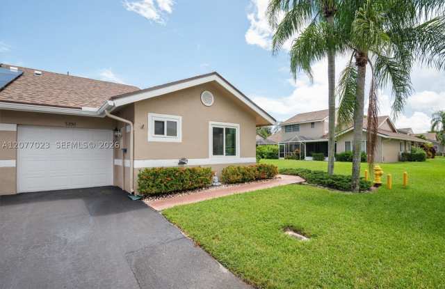 5200 W Lakes Dr Gallery 2
