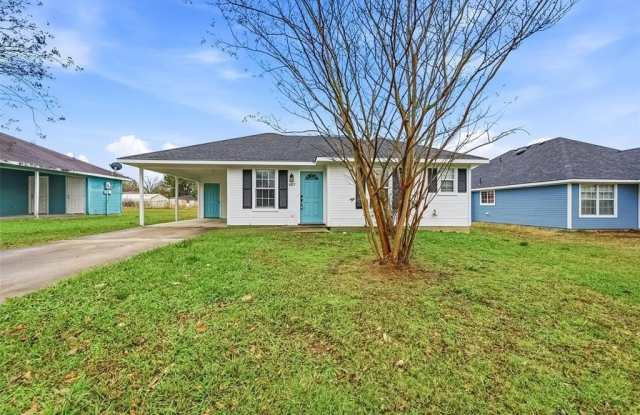 607 Oldham Street - 607 Oldham Street, Bonham, TX 75418