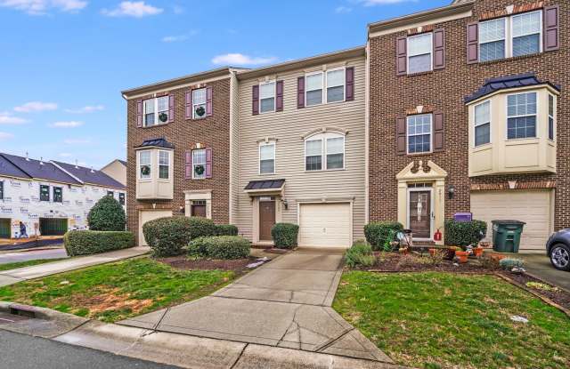 Townhomes at Ayrsley: Stunning 3-Bedroom Home with Modern Flair! photos photos