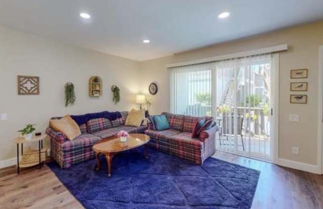2859 S Fairview St Unit C Gallery 1