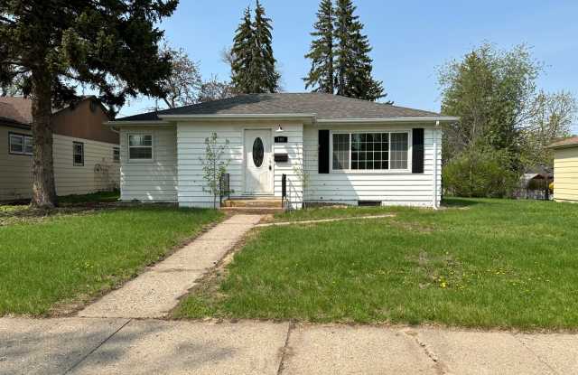 Spacious 4 bedroom bathroom stand-alone home. photos photos Spacious 4 bedroom bathroom stand-alone home. photos photos