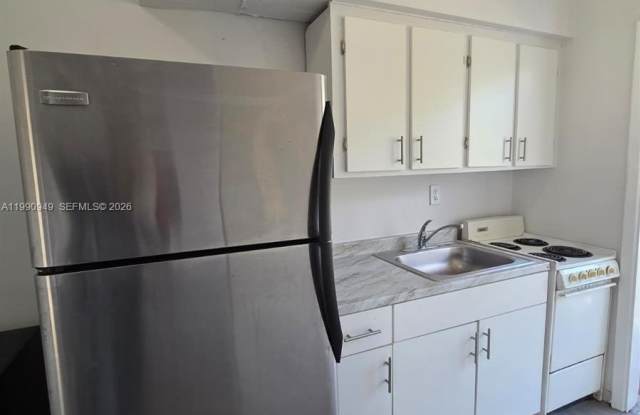 1628 SW 7th St photos photos
