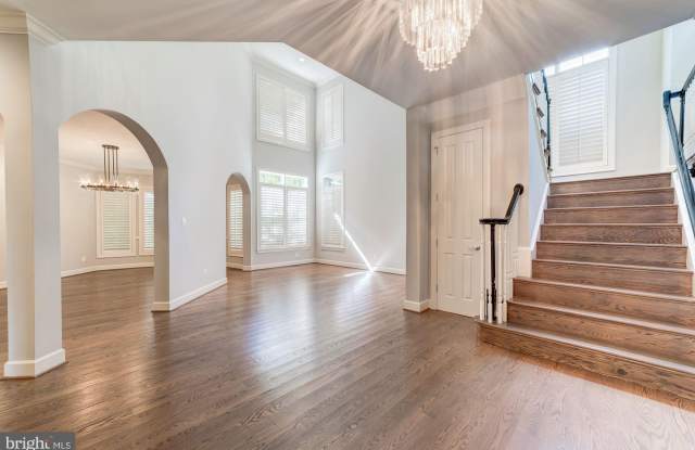 1472 CARRINGTON RIDGE LANE Gallery 2