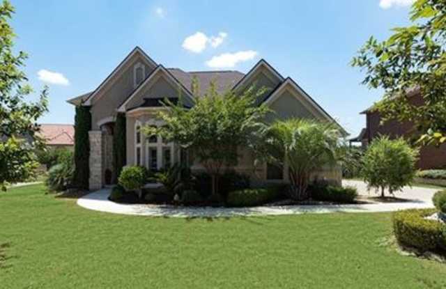 105 Hensley Dr - 105 Hensley Drive, Lakeway, TX 78738