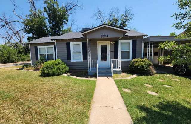 1951 W Twohig Ave photos photos