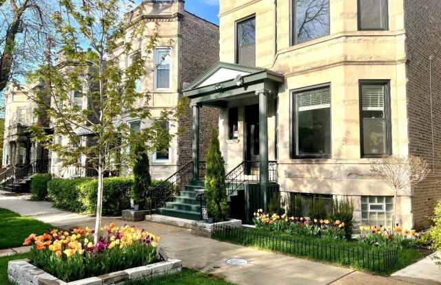 2447 N Mozart Street photos photos