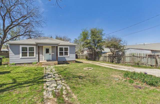 Bright  Spacious 2-Bedroom Home with Large Living Area, Big Kitchen  Expansive Backyard photos photos