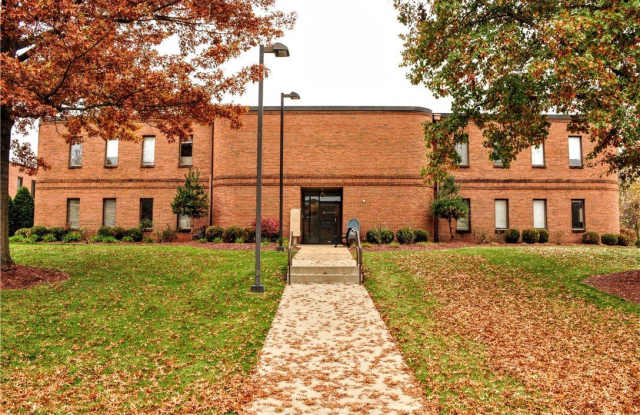 2550 Boyce Plaza Rd - 2550 Boyce Plaza Road, Upper St. Clair, PA 15241