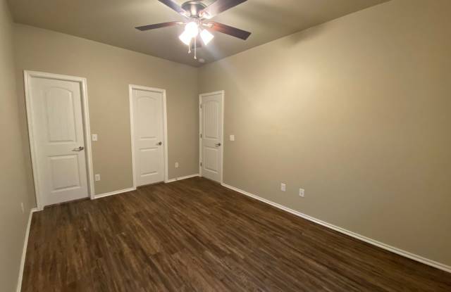 3 Bed 2 Bath 2 Car Garage! This Home Will Not Last photos photos