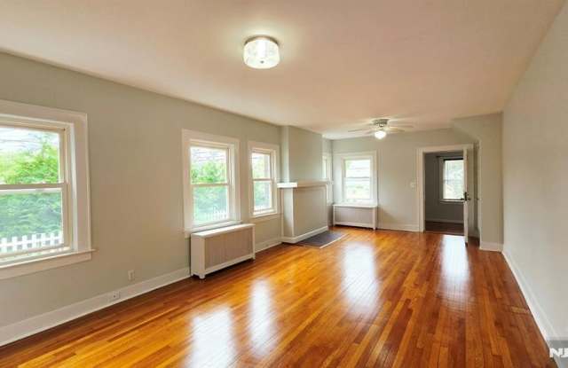181 Grand Avenue Gallery 4